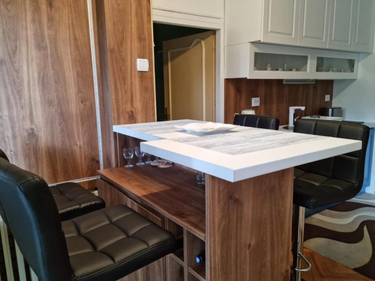 Apartamento Kingston Pirot Exterior foto