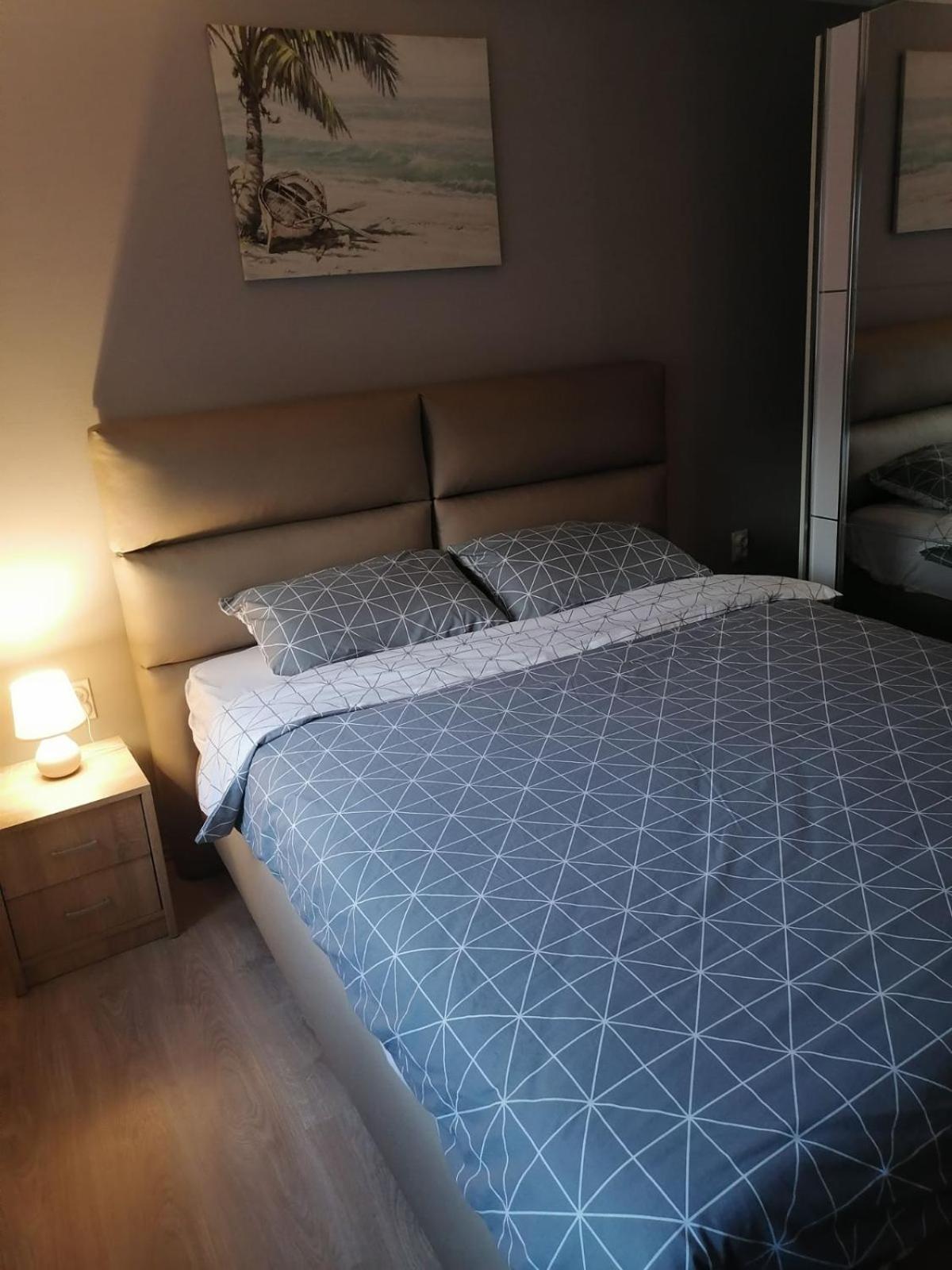 Apartamento Kingston Pirot Exterior foto